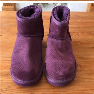 UGG CLASSIC MINI SNAKE PURPLE 7